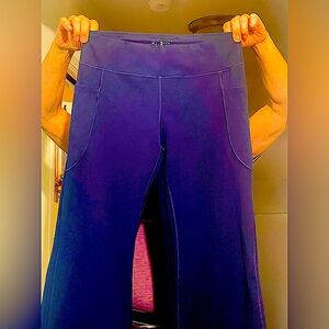 Yoga pants navy blue with pockets VGUC Heath yoga label